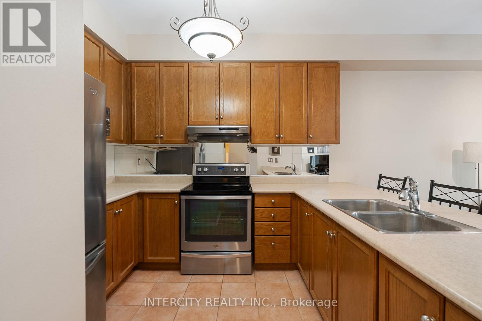 17 - 15 Pottery Place, Vaughan, Ontario  L4L 9J6 - Photo 10 - N12521456