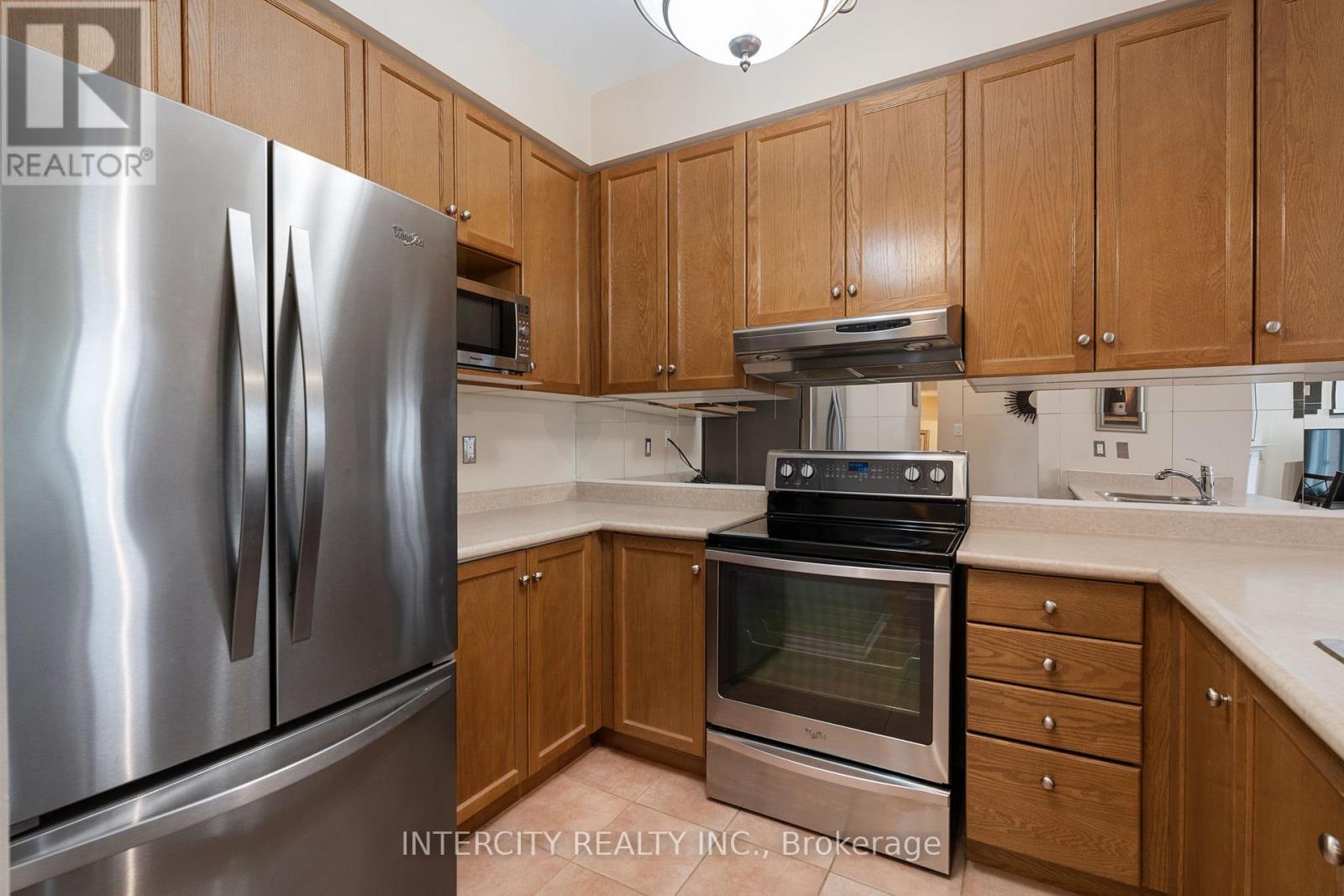 17 - 15 Pottery Place, Vaughan, Ontario  L4L 9J6 - Photo 14 - N12521456