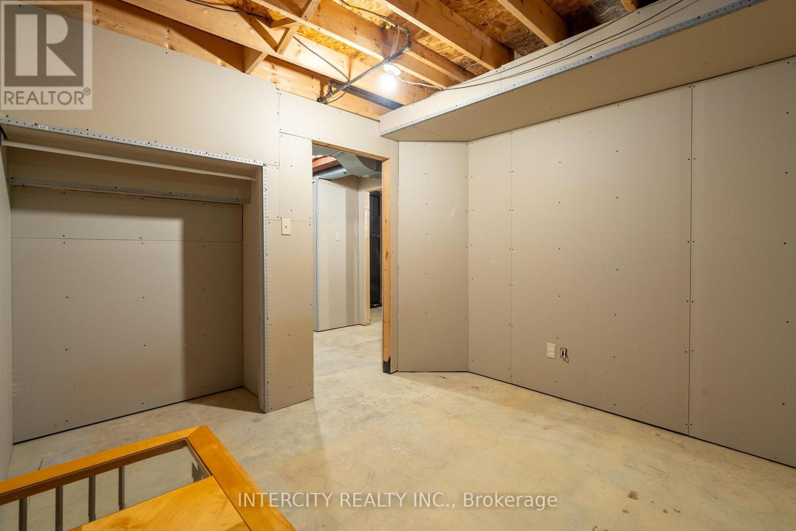 17 - 15 Pottery Place, Vaughan, Ontario  L4L 9J6 - Photo 37 - N12521456