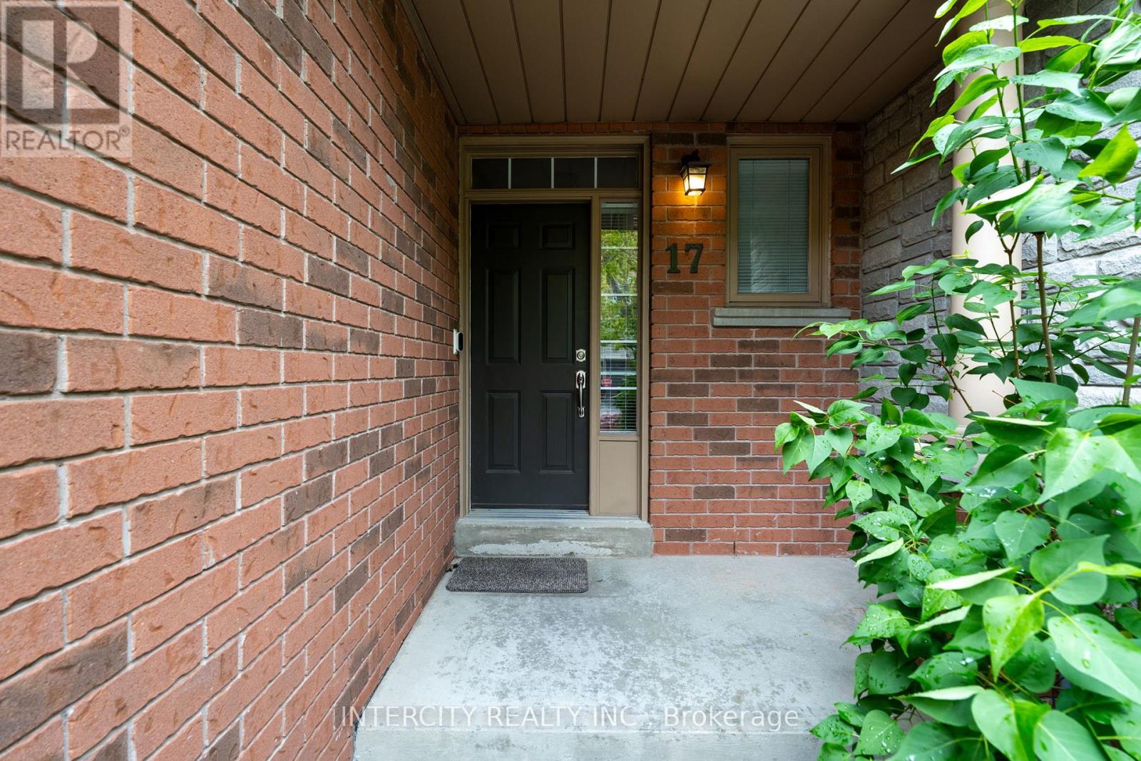 17 - 15 Pottery Place, Vaughan, Ontario  L4L 9J6 - Photo 4 - N12521456