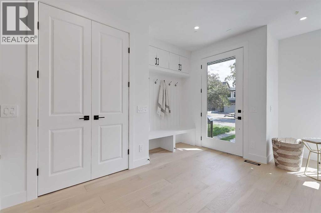 Property at 518 22 Avenue NW image 3