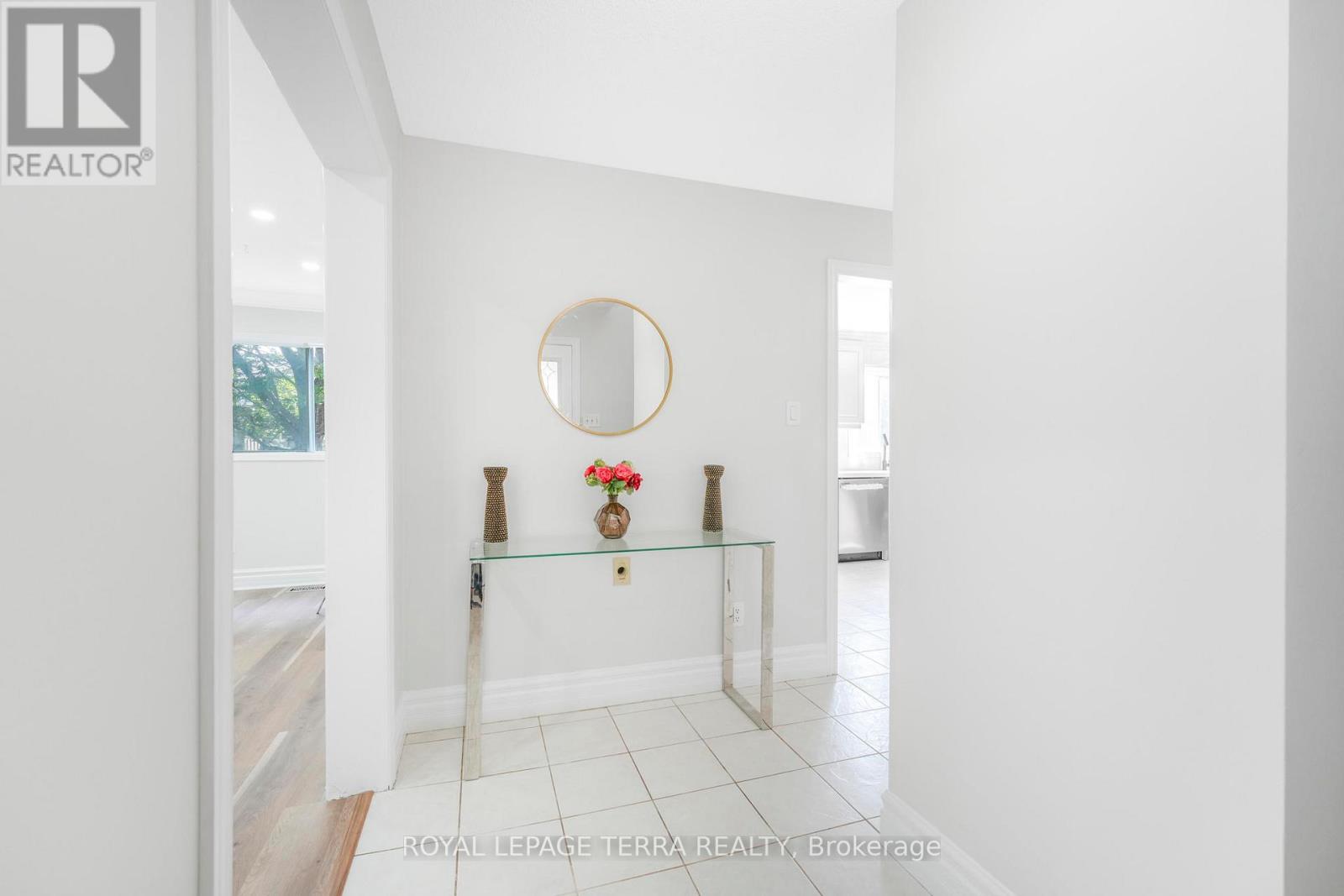 67 Livingstone Street W, Barrie, Ontario  L4N 7J2 - Photo 7 - S12521622