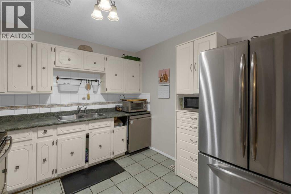 31 Rundlelawn Court Ne, Calgary, Alberta  T1Y 3H3 - Photo 6 - A2259348