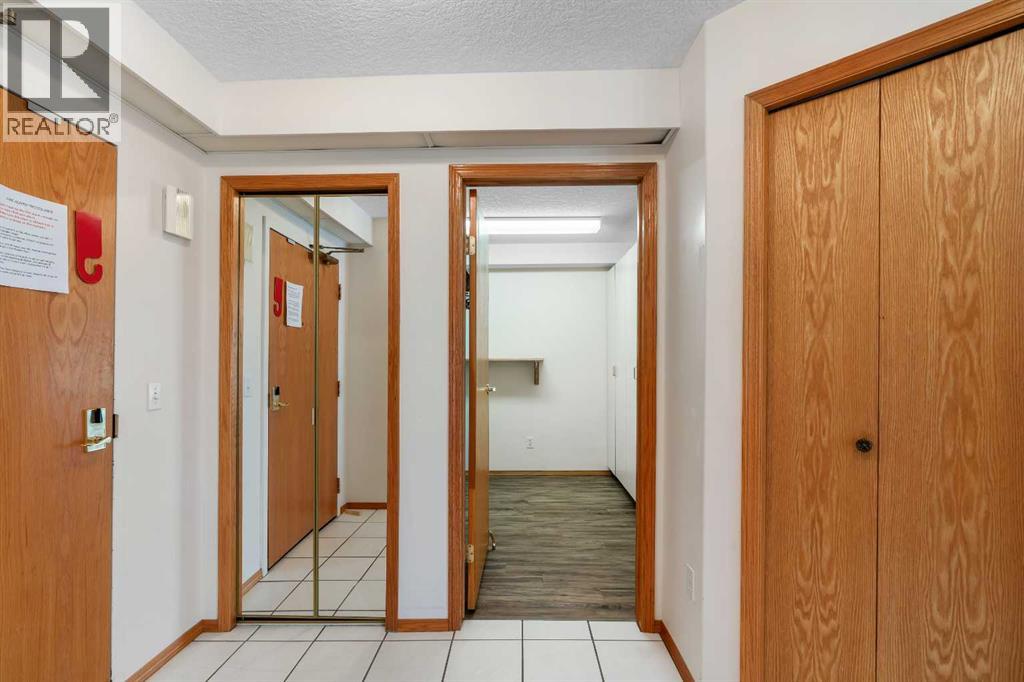 135, 7229 Sierra Morena Boulevard Sw, Calgary, Alberta  T3H 3L8 - Photo 17 - A2261309