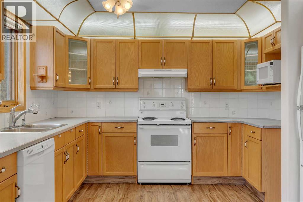 135, 7229 Sierra Morena Boulevard Sw, Calgary, Alberta  T3H 3L8 - Photo 21 - A2261309