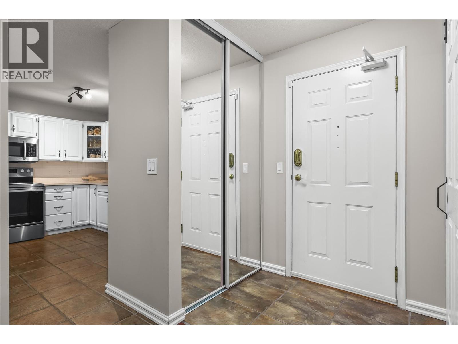 200 Hollywood Road Unit# 205, Kelowna, British Columbia  V1X 6Y9 - Photo 6 - 10365249