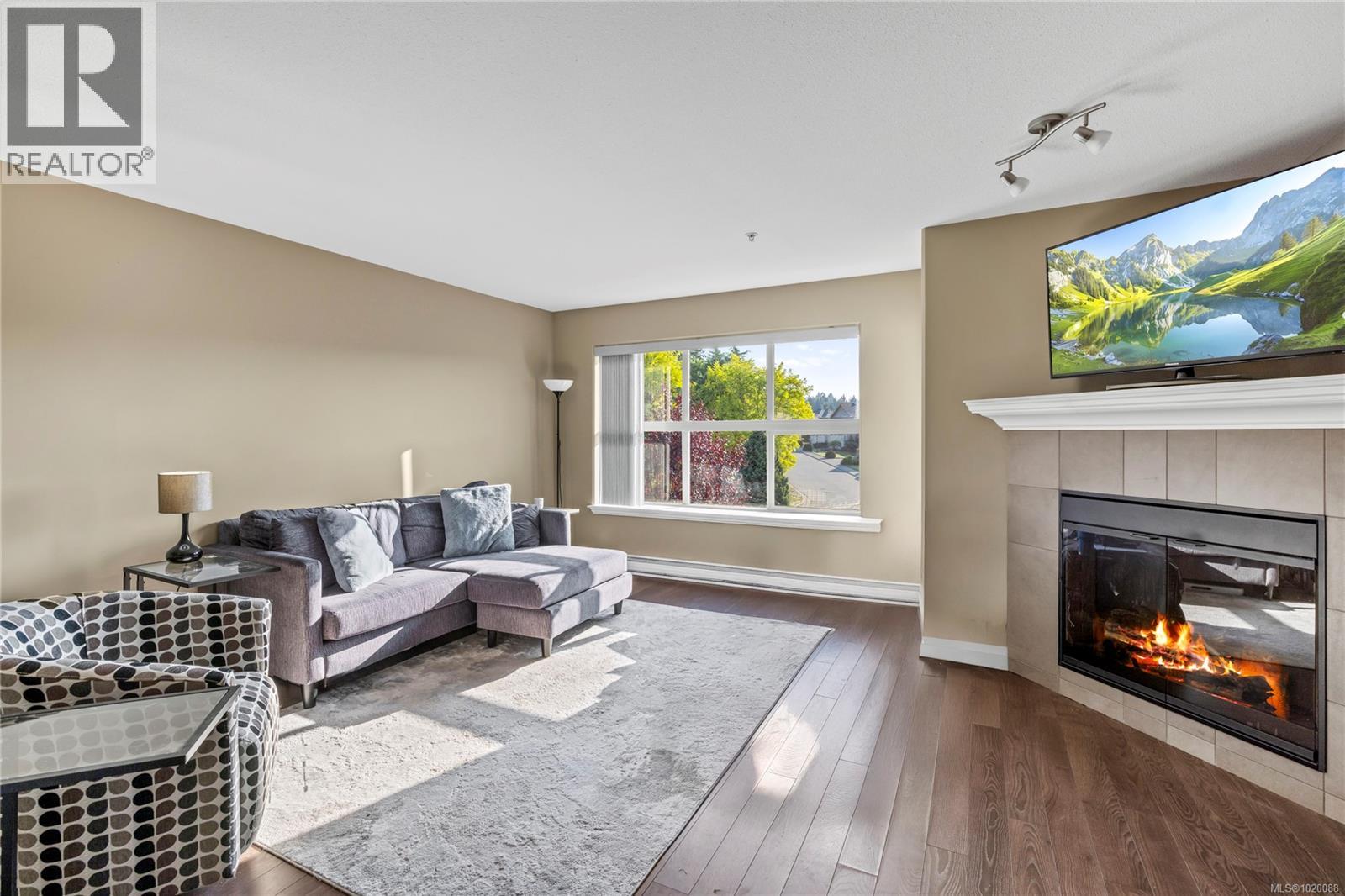 201 5945 Kaden Pl, Nanaimo, British Columbia  V9T 0B5 - Photo 2 - 1020088