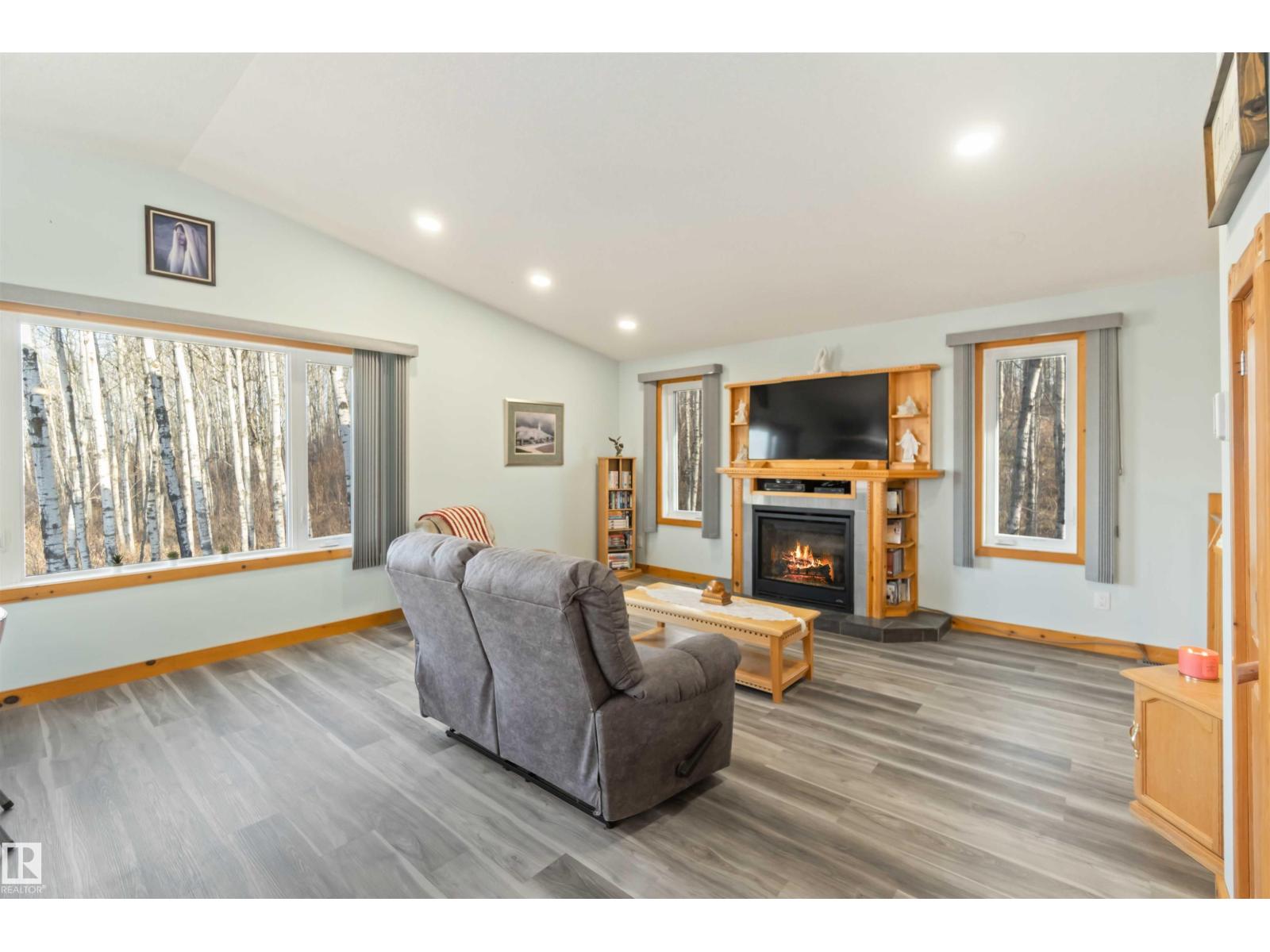 30 59209 Hwy 18, Rural Barrhead County, Alberta  T7N 1N3 - Photo 11 - E4465070