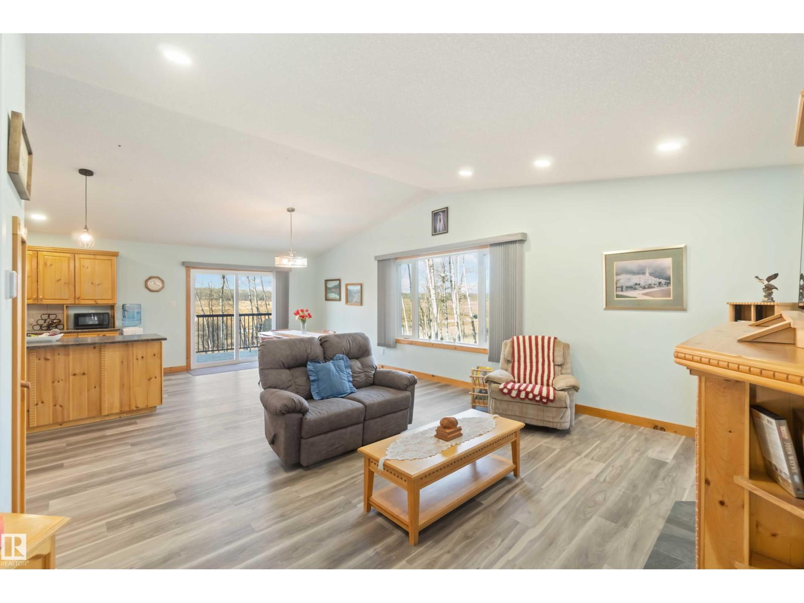 30 59209 Hwy 18, Rural Barrhead County, Alberta  T7N 1N3 - Photo 12 - E4465070