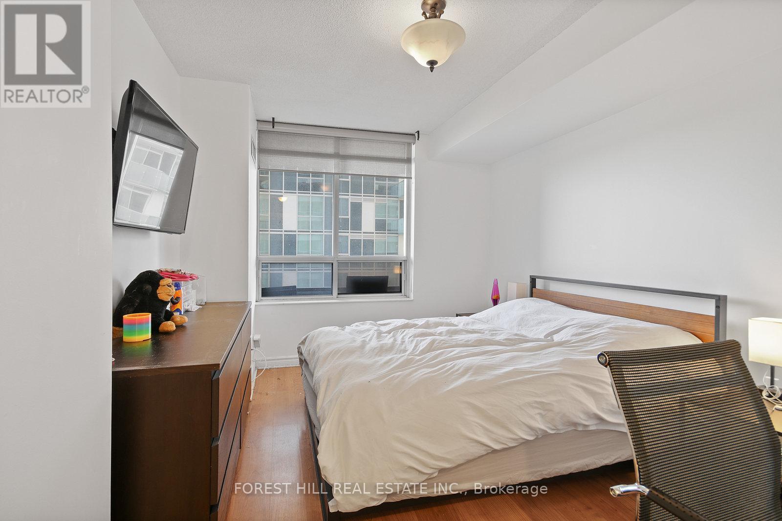 1029 - 5233 Dundas Street W, Toronto, Ontario M9B 6M1 - Photo 12 - W12487743