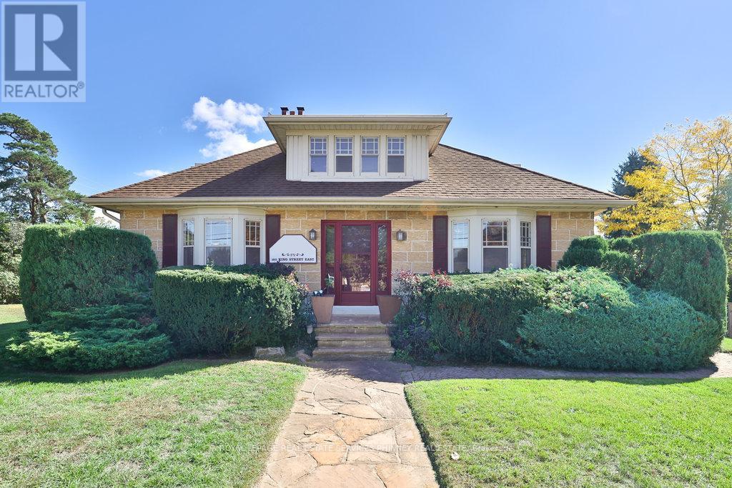 160 King Street E, Mississauga, Ontario L5A 1T2 - Photo 3 - W12521404