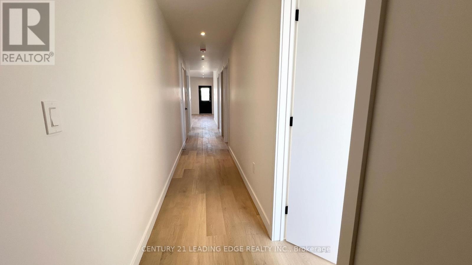 3 - 182 Cameron Avenue, Toronto (Keelesdale-Eglinton West), Ontario  M6M 1R7 - Photo 5 - W12521406