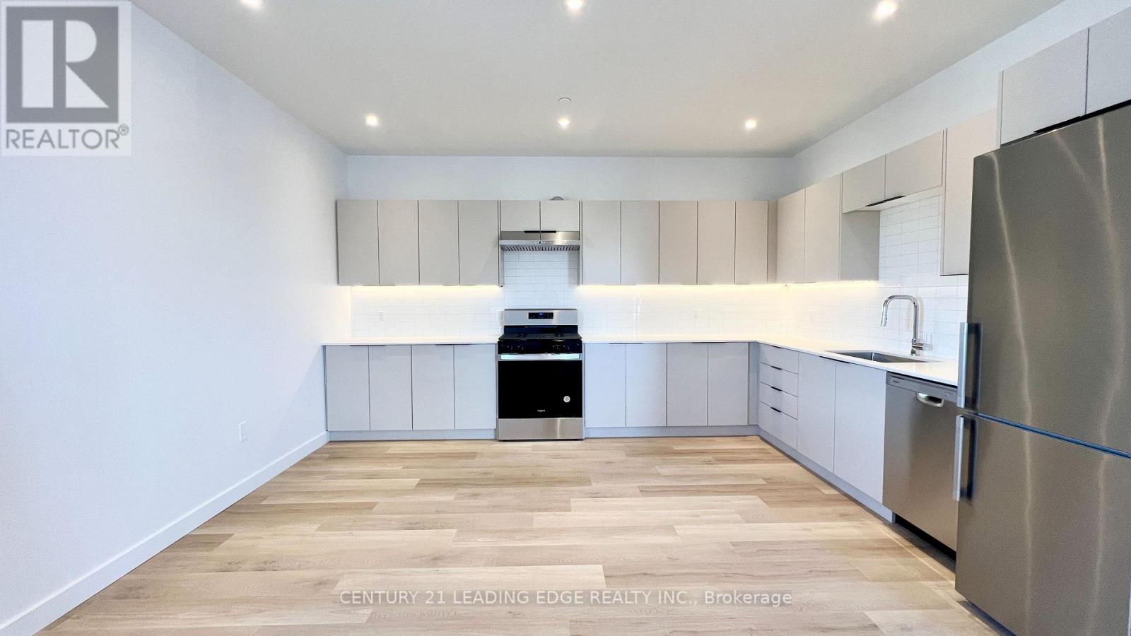 3 - 182 Cameron Avenue, Toronto (Keelesdale-Eglinton West), Ontario  M6M 1R7 - Photo 6 - W12521406