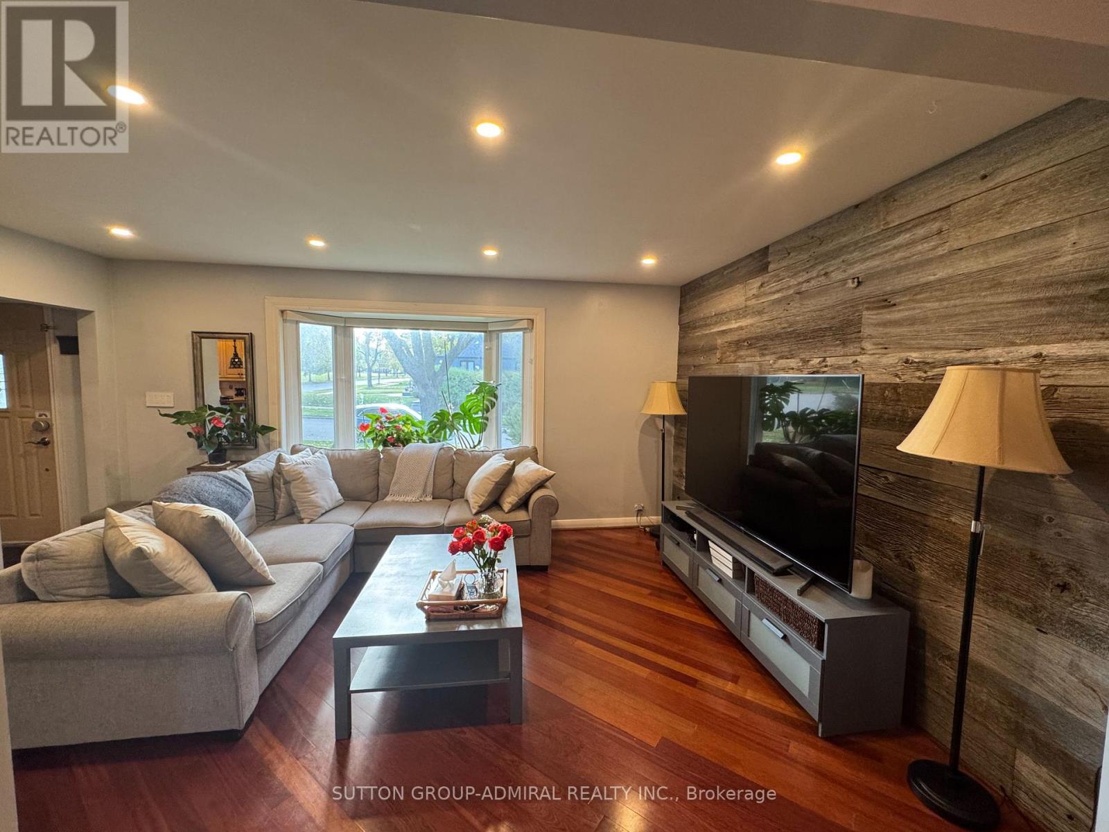 37 Coppermill Drive, Toronto, Ontario  M9W 3Z4 - Photo 10 - W12521414