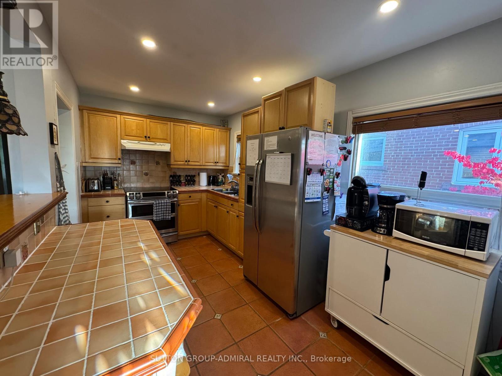 37 Coppermill Drive, Toronto, Ontario  M9W 3Z4 - Photo 20 - W12521414