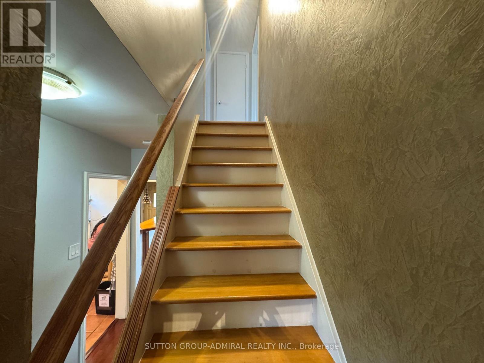 37 Coppermill Drive, Toronto, Ontario  M9W 3Z4 - Photo 23 - W12521414