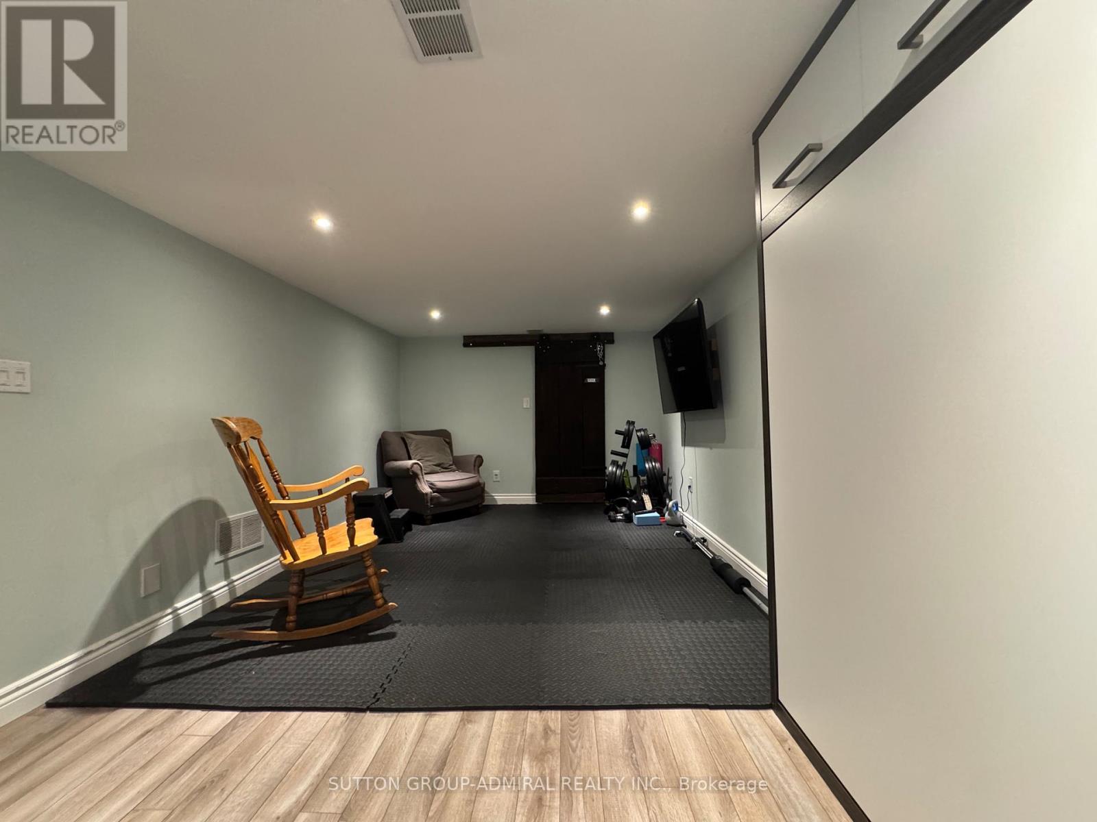 37 Coppermill Drive, Toronto, Ontario  M9W 3Z4 - Photo 34 - W12521414