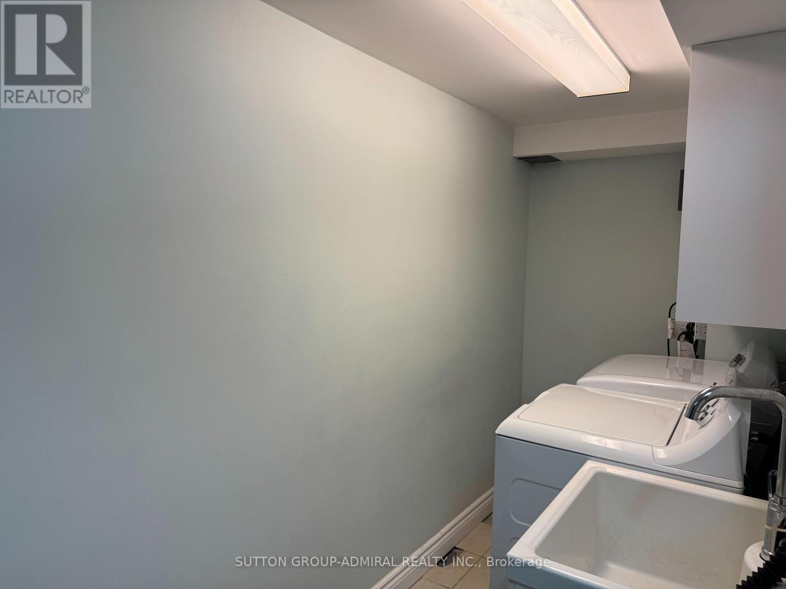 37 Coppermill Drive, Toronto, Ontario  M9W 3Z4 - Photo 35 - W12521414