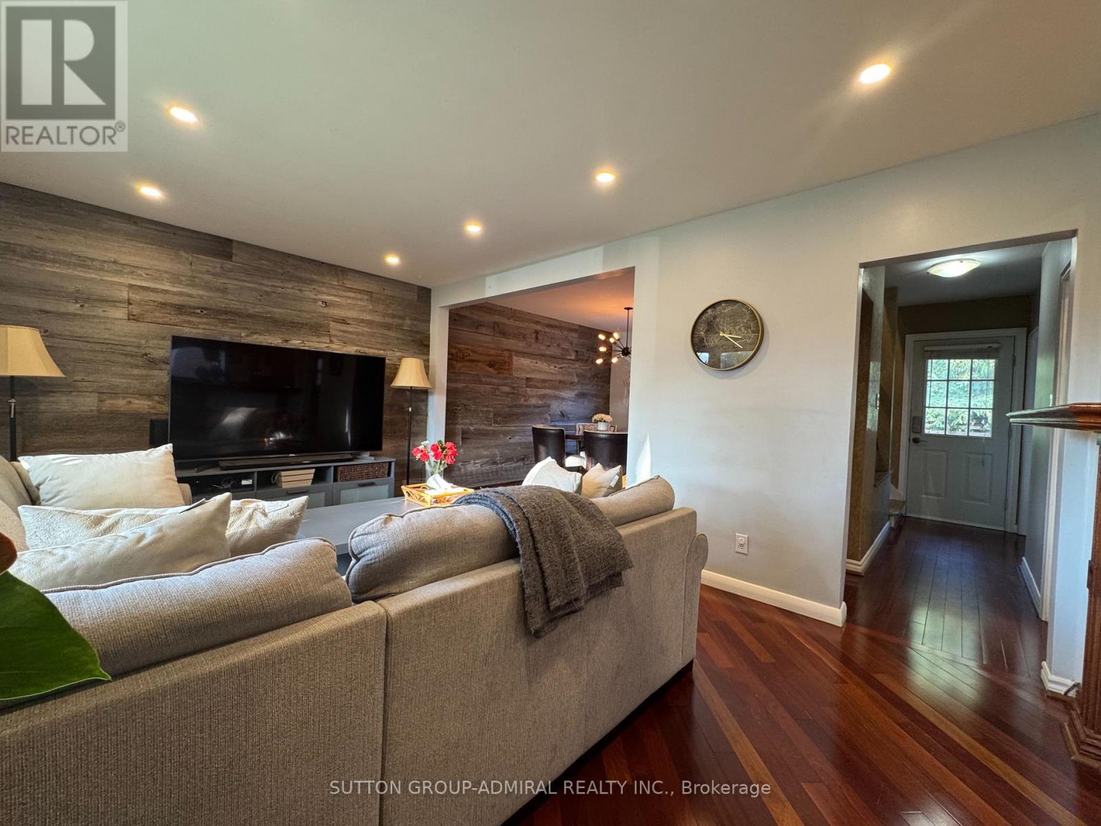 37 Coppermill Drive, Toronto, Ontario  M9W 3Z4 - Photo 4 - W12521414