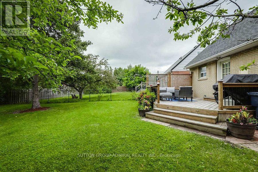 37 Coppermill Drive, Toronto, Ontario  M9W 3Z4 - Photo 42 - W12521414