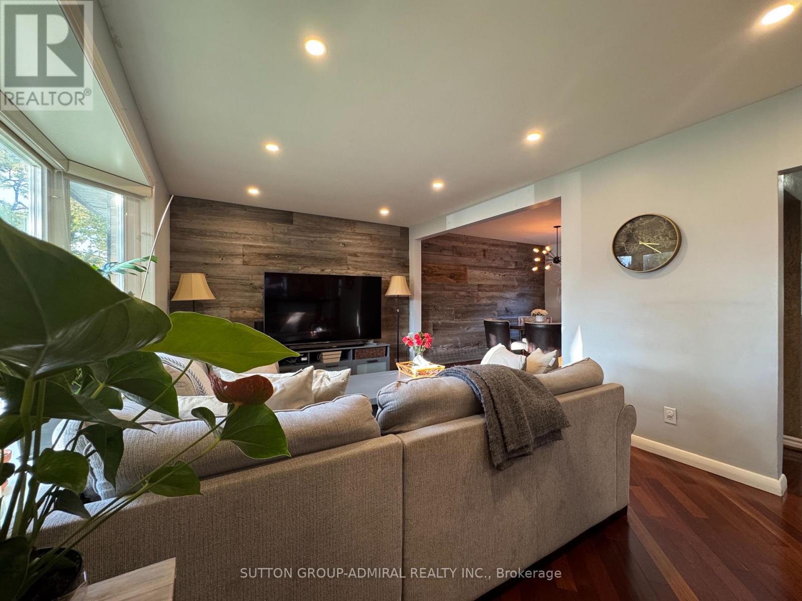 37 Coppermill Drive, Toronto, Ontario  M9W 3Z4 - Photo 5 - W12521414