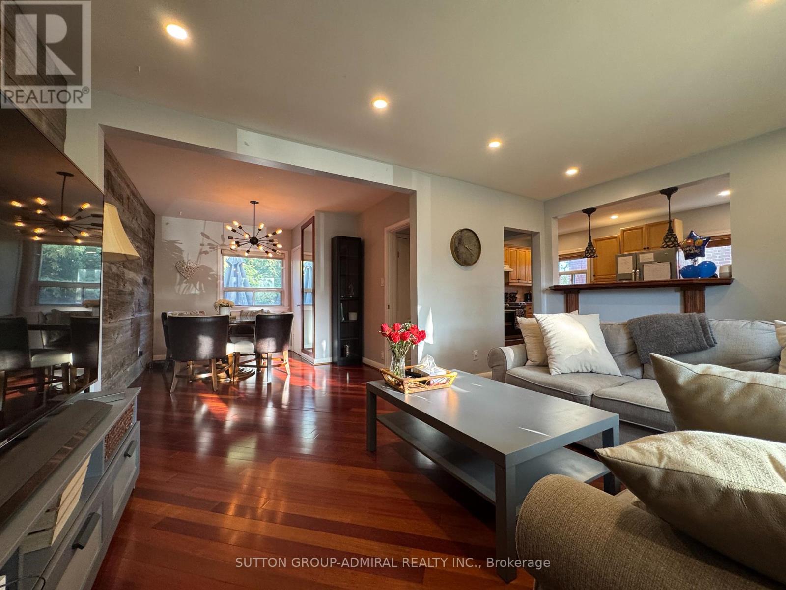 37 Coppermill Drive, Toronto, Ontario  M9W 3Z4 - Photo 7 - W12521414