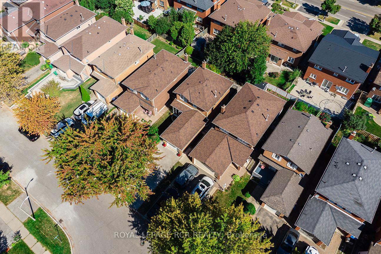 19 Shenstone Avenue, Brampton, Ontario  L6Z 2Y9 - Photo 22 - W12521416