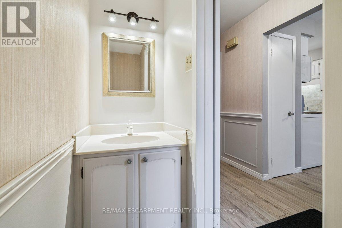 58 - 3029 Glencrest Road, Burlington, Ontario  L7N 3K1 - Photo 11 - W12521424