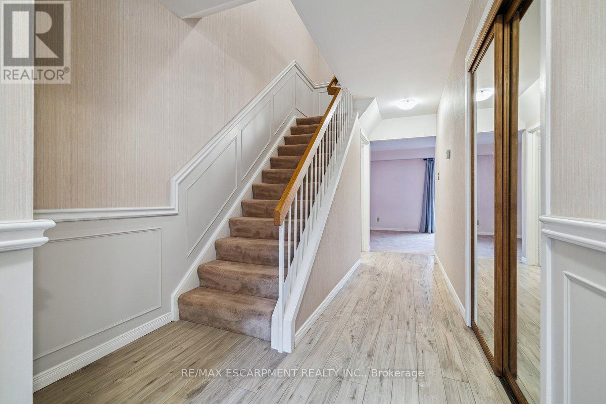 58 - 3029 Glencrest Road, Burlington, Ontario  L7N 3K1 - Photo 12 - W12521424