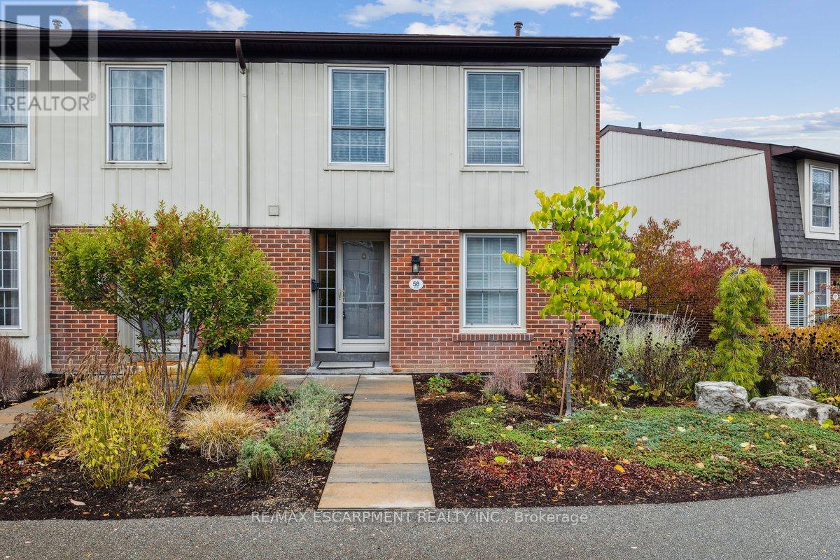 58 - 3029 Glencrest Road, Burlington, Ontario  L7N 3K1 - Photo 2 - W12521424