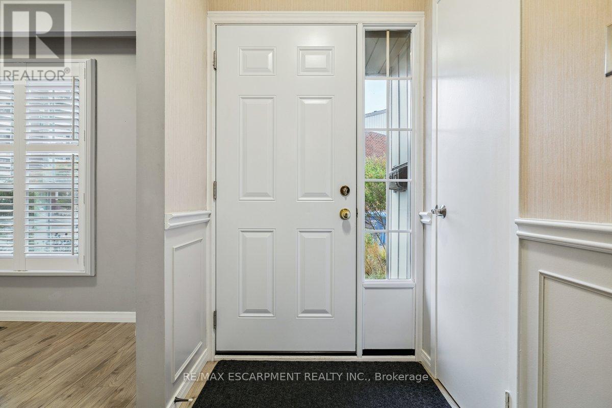 58 - 3029 Glencrest Road, Burlington, Ontario  L7N 3K1 - Photo 3 - W12521424