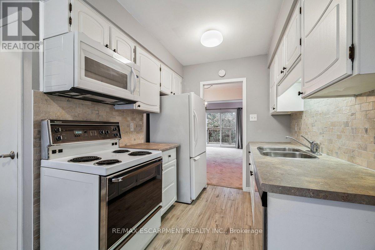 58 - 3029 Glencrest Road, Burlington, Ontario  L7N 3K1 - Photo 8 - W12521424