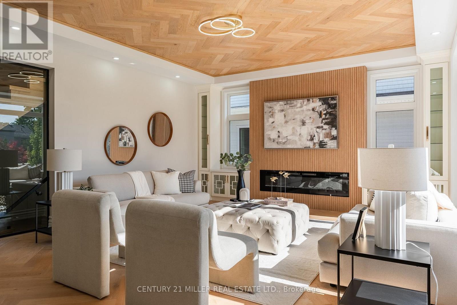 14 Crescent Road, Oakville, Ontario  L6K 1W4 - Photo 10 - W12521442