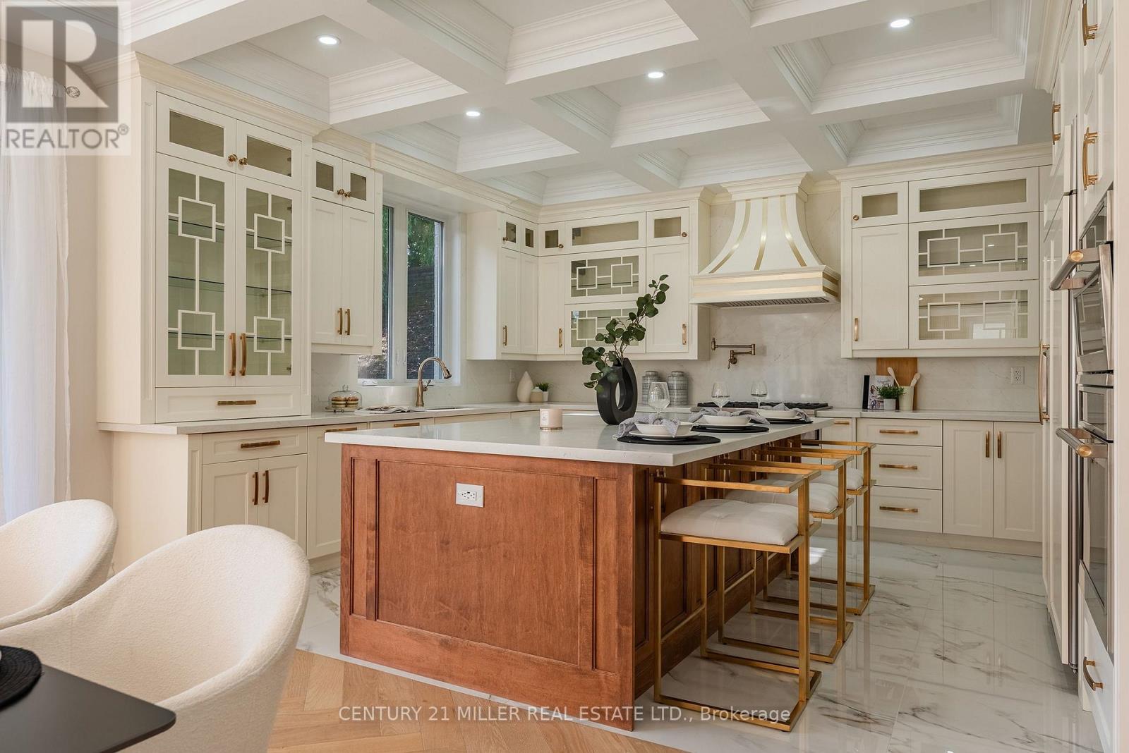 14 Crescent Road, Oakville, Ontario  L6K 1W4 - Photo 13 - W12521442