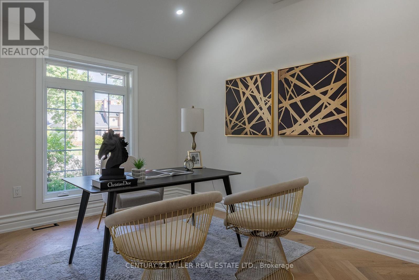 14 Crescent Road, Oakville, Ontario  L6K 1W4 - Photo 18 - W12521442