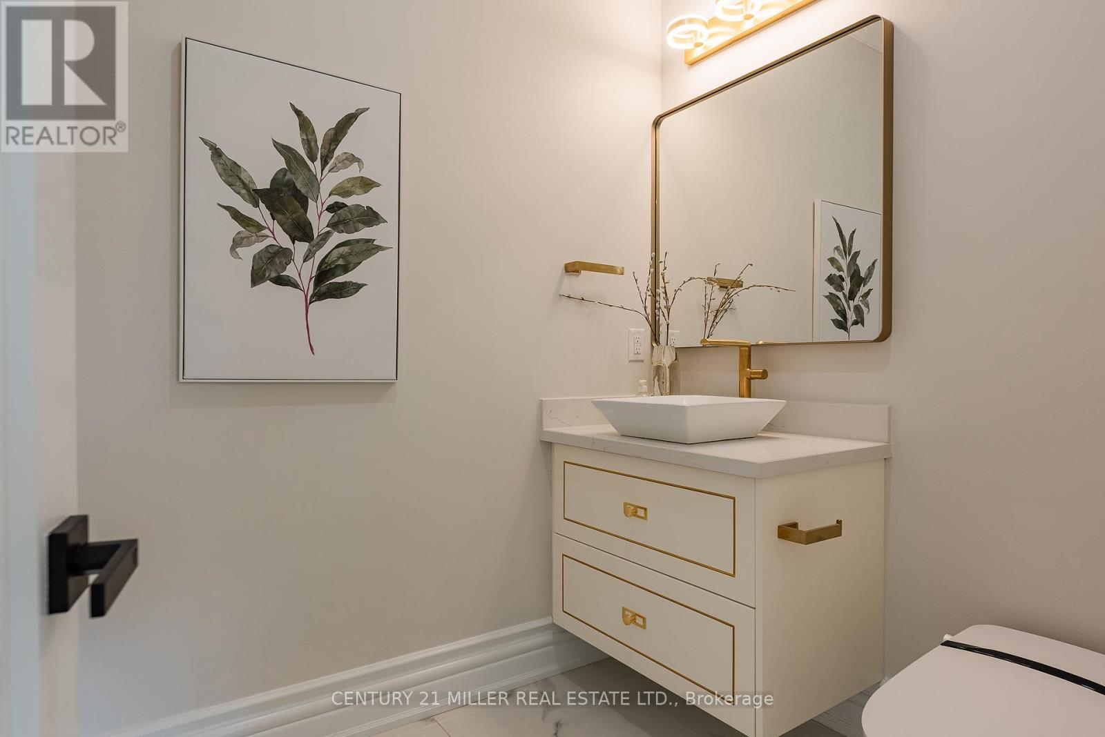 14 Crescent Road, Oakville, Ontario  L6K 1W4 - Photo 19 - W12521442