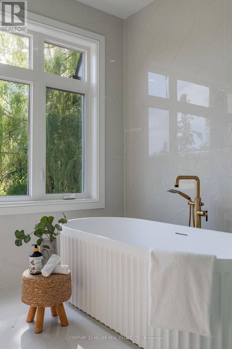 14 Crescent Road, Oakville, Ontario  L6K 1W4 - Photo 25 - W12521442