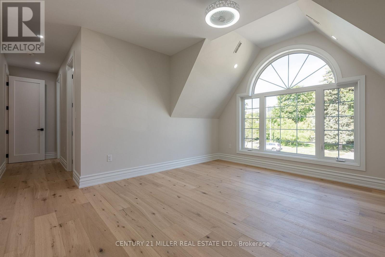 14 Crescent Road, Oakville, Ontario  L6K 1W4 - Photo 32 - W12521442