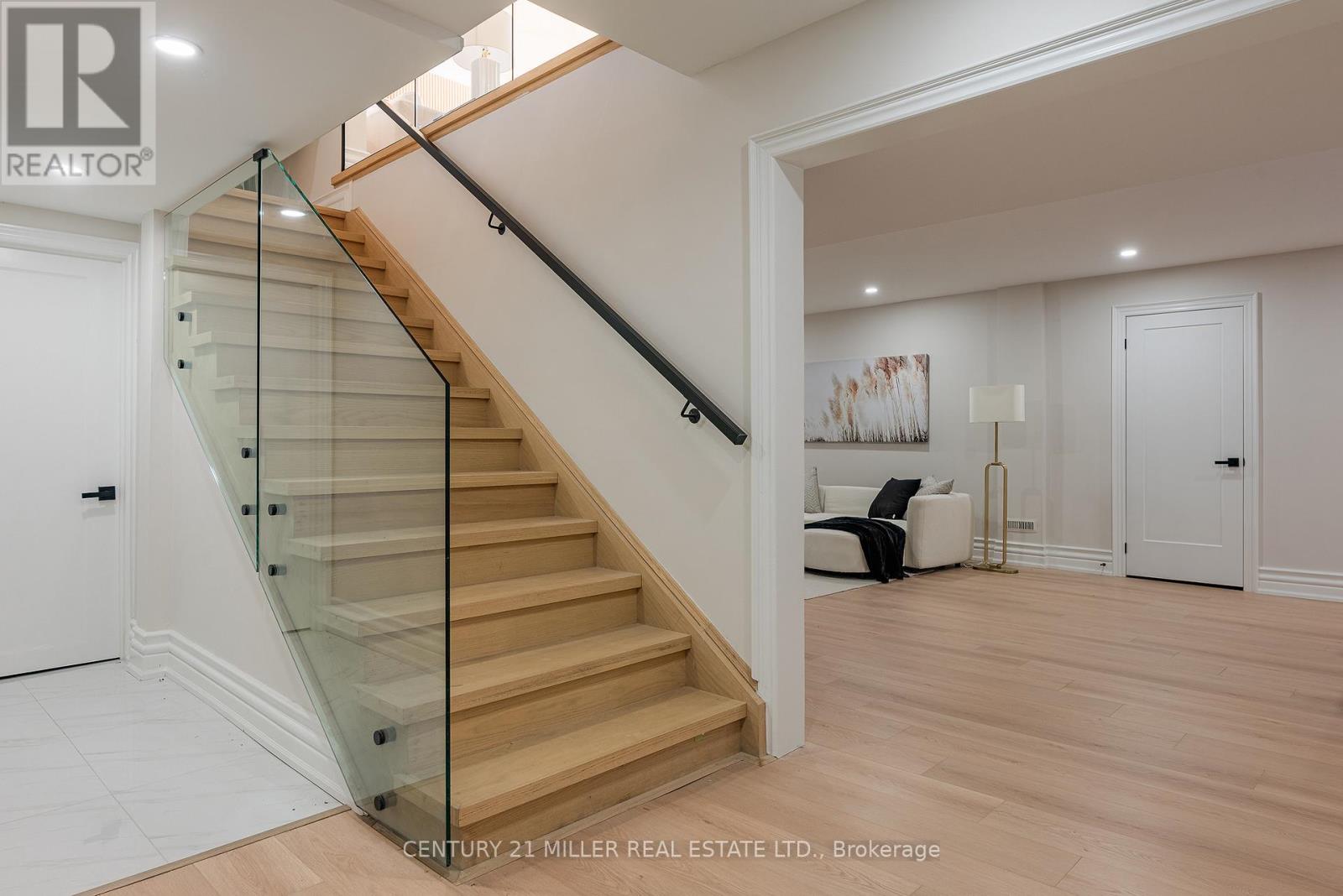 14 Crescent Road, Oakville, Ontario  L6K 1W4 - Photo 37 - W12521442