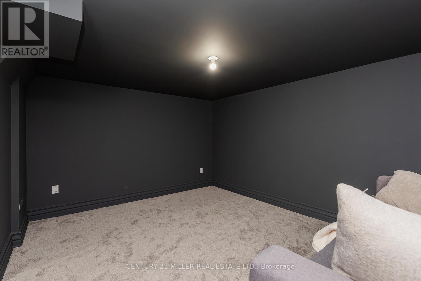 14 Crescent Road, Oakville, Ontario  L6K 1W4 - Photo 42 - W12521442