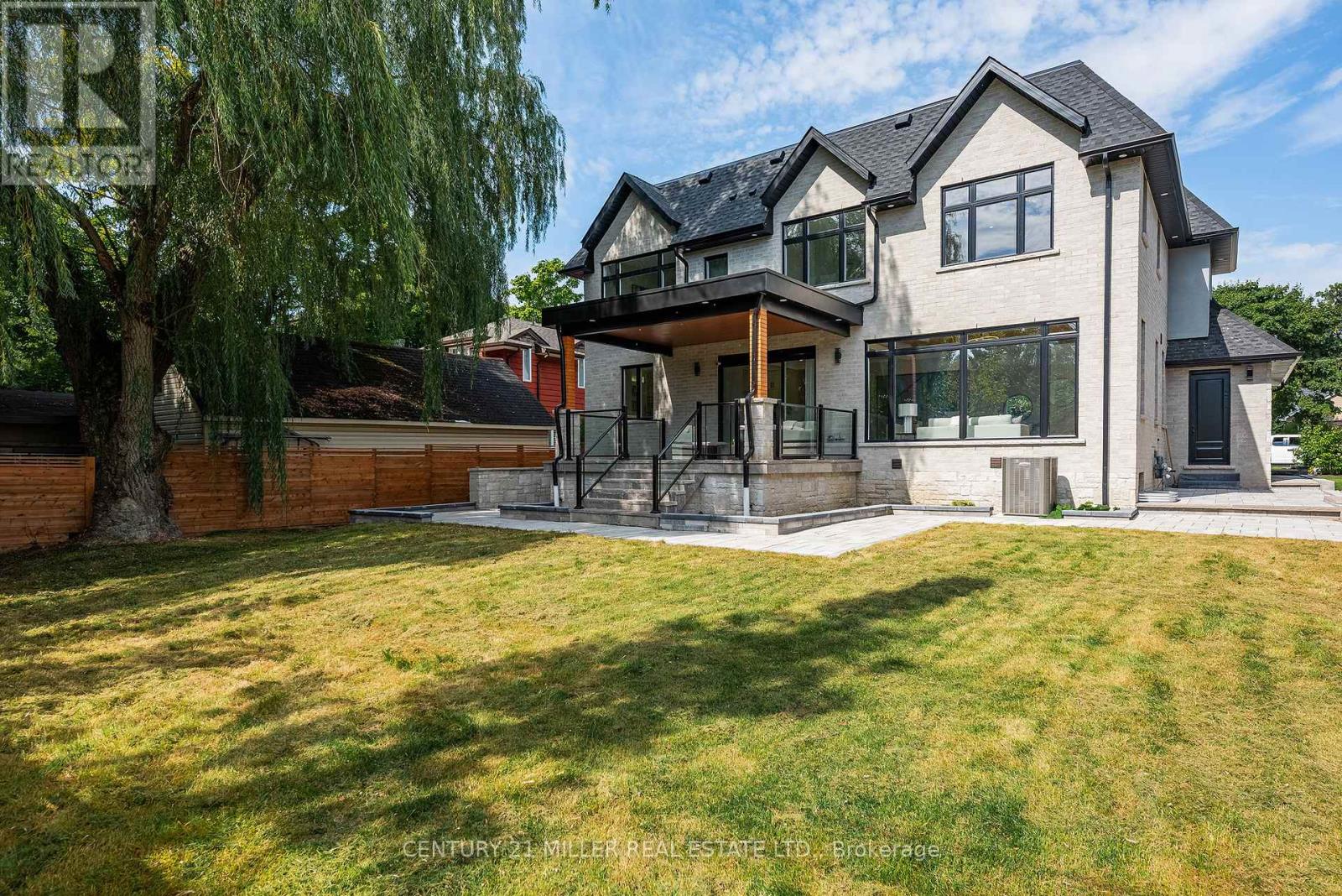 14 Crescent Road, Oakville, Ontario  L6K 1W4 - Photo 46 - W12521442