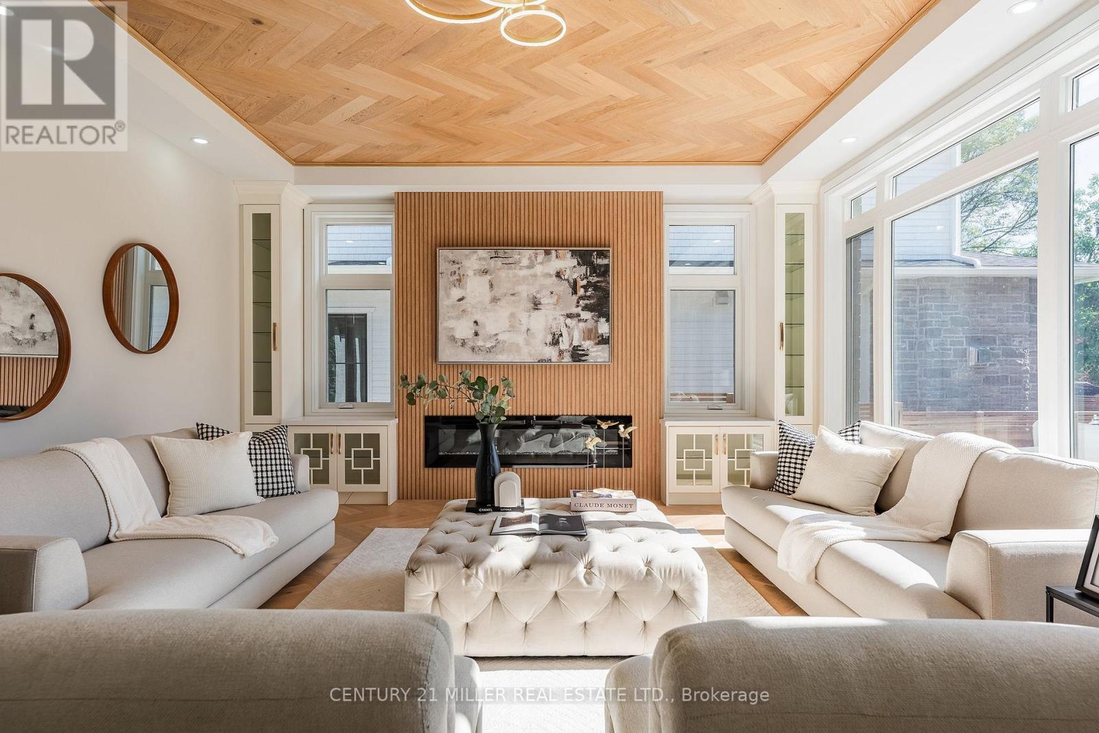 14 Crescent Road, Oakville, Ontario  L6K 1W4 - Photo 9 - W12521442