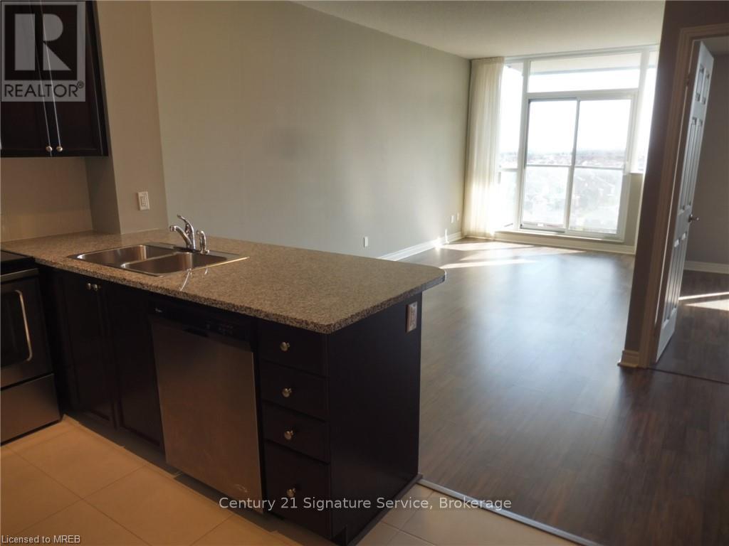 907 - 339 Rathburn Road W, Mississauga, Ontario  L5B 0K6 - Photo 3 - W12521458