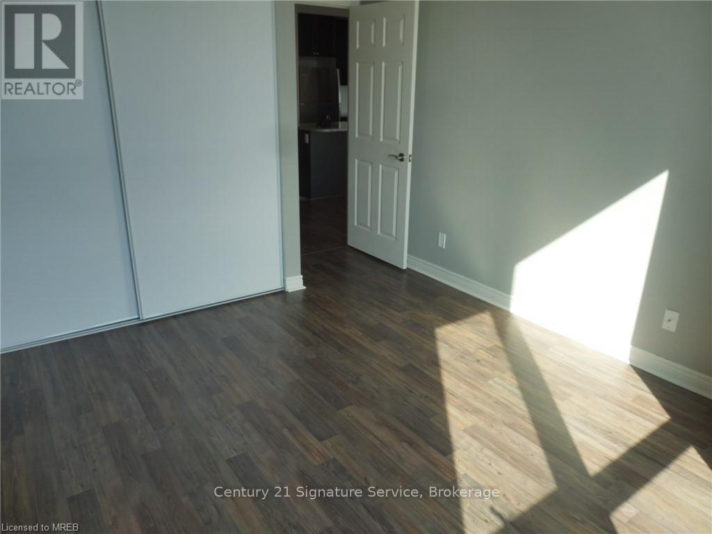 907 - 339 Rathburn Road W, Mississauga, Ontario  L5B 0K6 - Photo 7 - W12521458