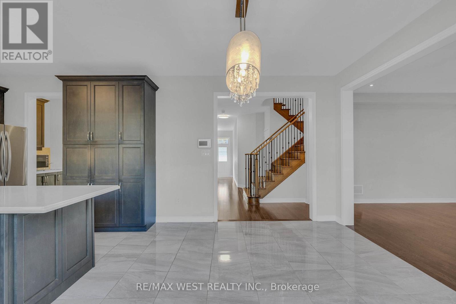 198 Jessie Caverhill Pass, Oakville, Ontario  L6M 0Z6 - Photo 12 - W12521460