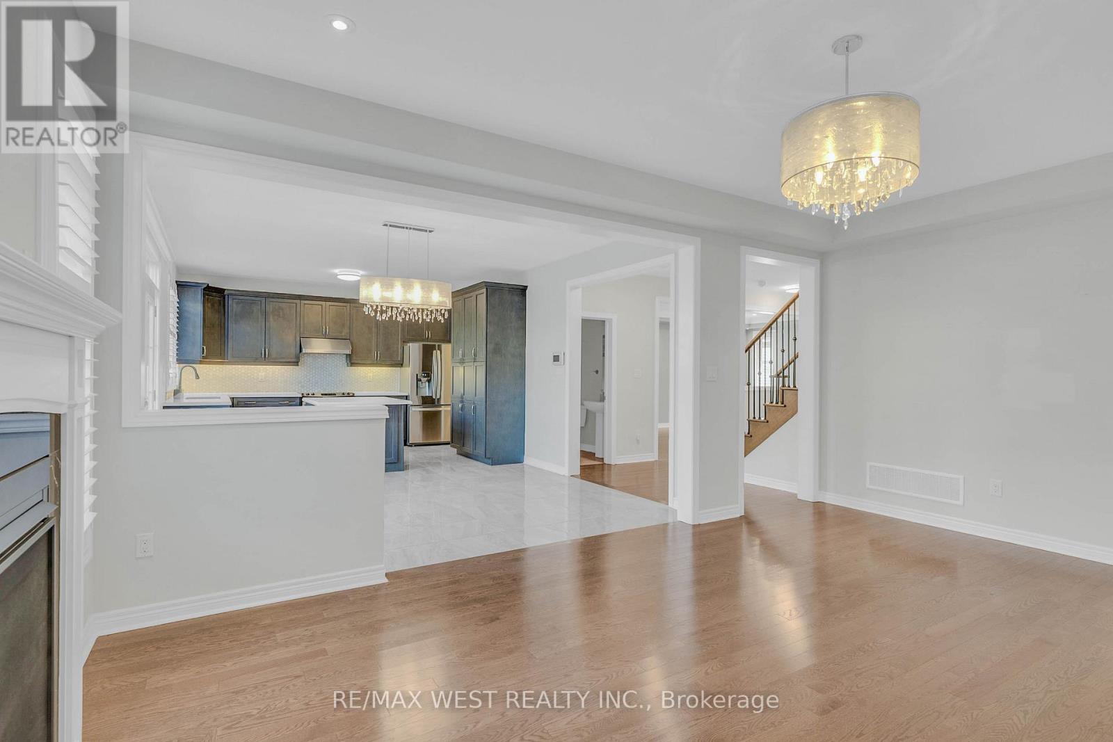 198 Jessie Caverhill Pass, Oakville, Ontario  L6M 0Z6 - Photo 15 - W12521460