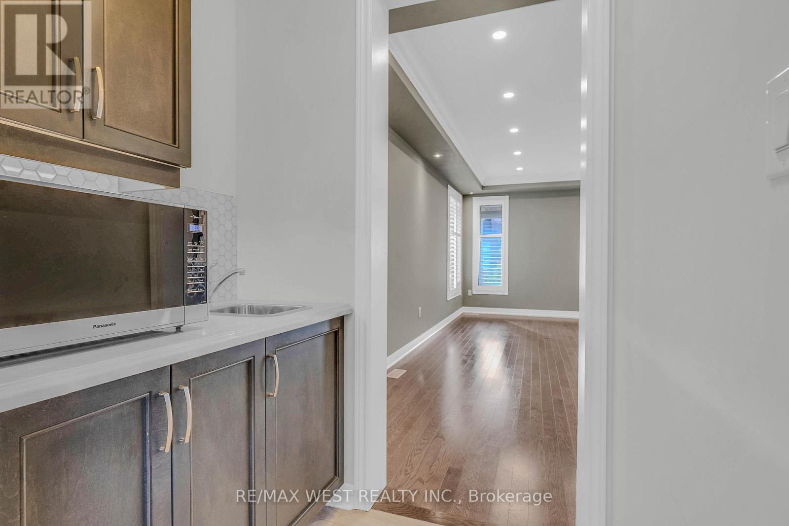 198 Jessie Caverhill Pass, Oakville, Ontario  L6M 0Z6 - Photo 20 - W12521460