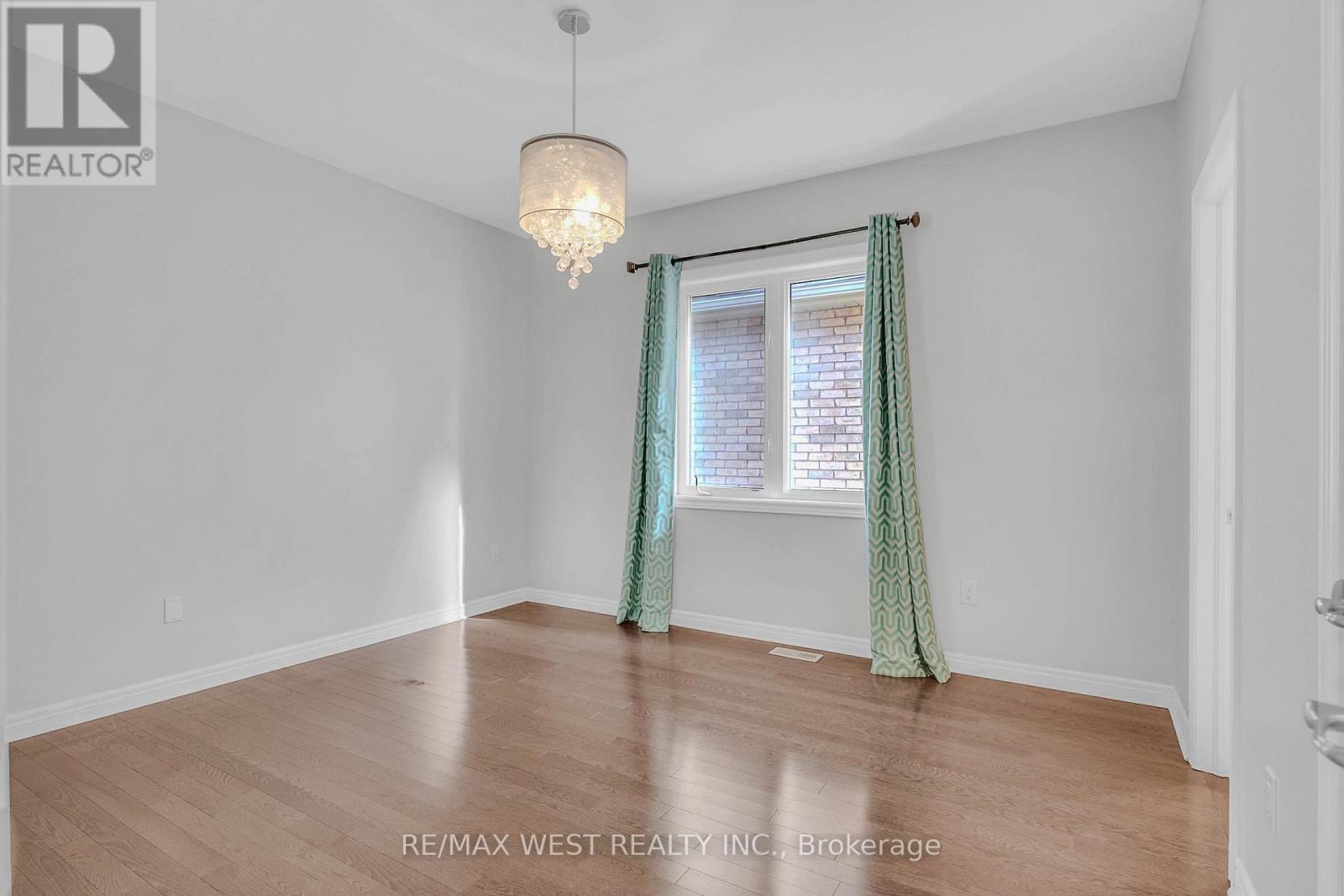 198 Jessie Caverhill Pass, Oakville, Ontario  L6M 0Z6 - Photo 31 - W12521460