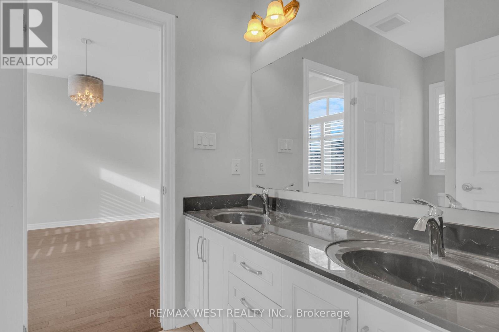 198 Jessie Caverhill Pass, Oakville, Ontario  L6M 0Z6 - Photo 36 - W12521460