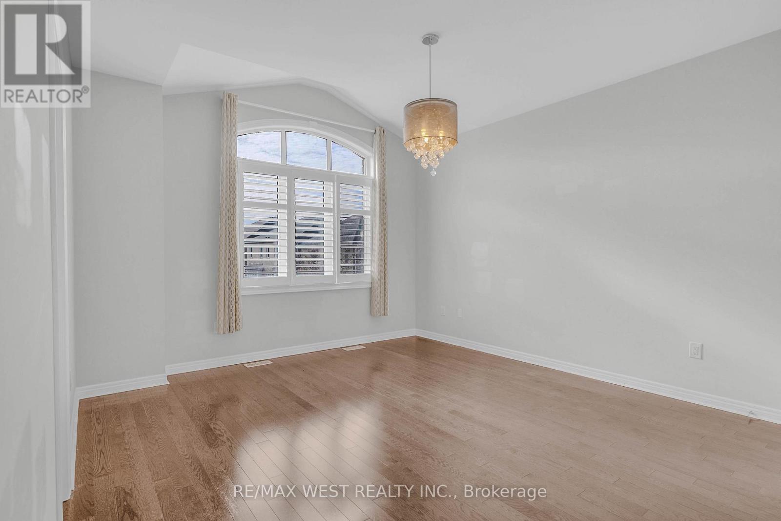 198 Jessie Caverhill Pass, Oakville, Ontario  L6M 0Z6 - Photo 38 - W12521460